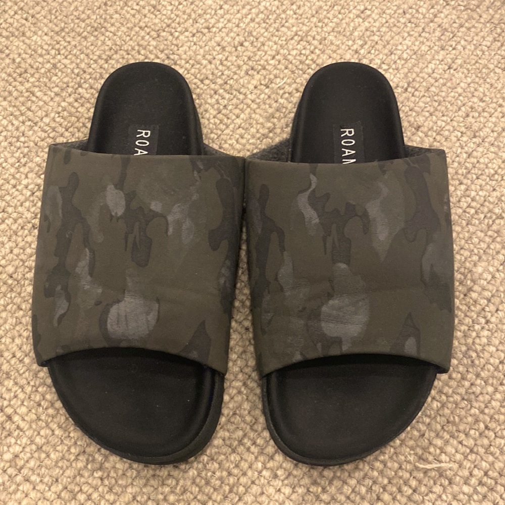 Roam army fatigue print slides size 37